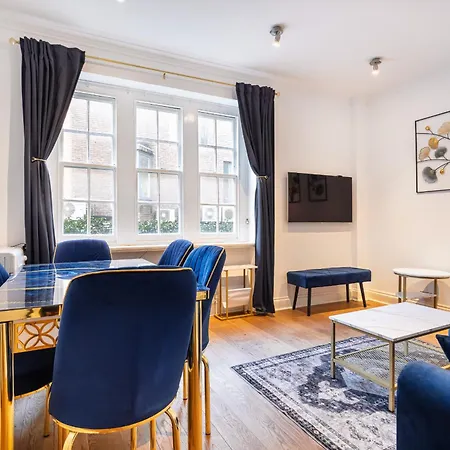 Elegant Three Bed Apt In The Heart Of Marylebone